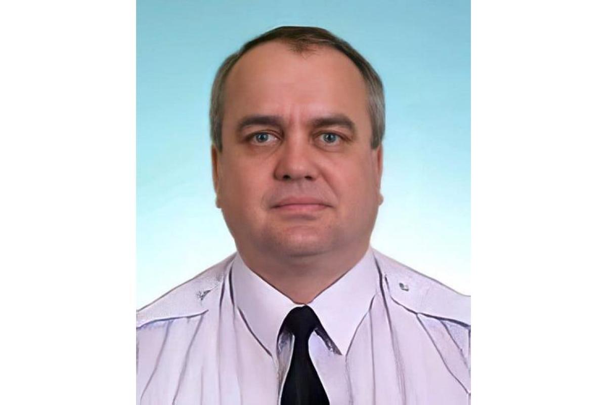Herzlichen Glückwunsch an General Frantisek Zadine, stellvertretender Generaldirektor des staatlichen Feuerwehrdienstes der Tschechischen Republik