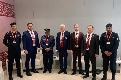 Eine Delegation des Exekutivkomitees des Internationalen Sportverbandes der Feuerwehrleute und Retter besuchte den Staat Katar